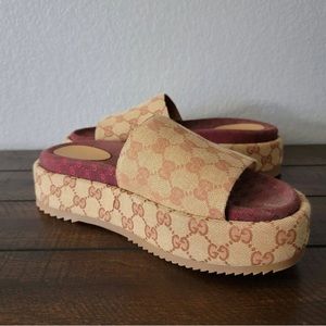 WORN ONCE GUCCI AUTHENTIC PLATFORM SLIDES